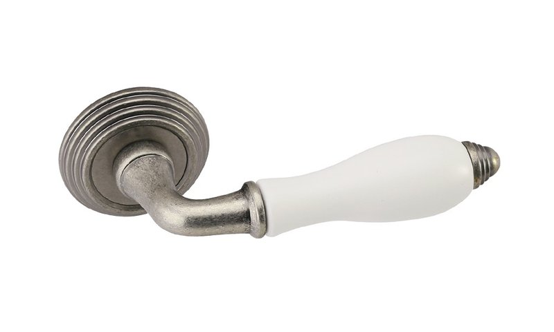 Дверная ручка ADDEN BAU PORCELLANA V214 AGED SILVER