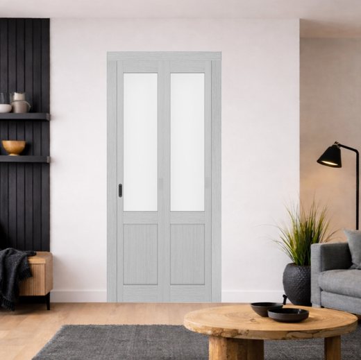 Складная дверь книжка Optima Porte остекленная Турин 502.21 (Дуб серый / стекло Сатин)